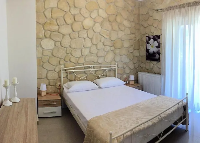 Amfithea House * Сиври