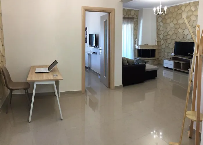 Amfithea House * Siviri