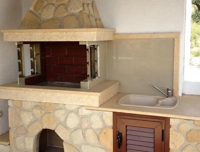 Amfithea House Tatil Evi *