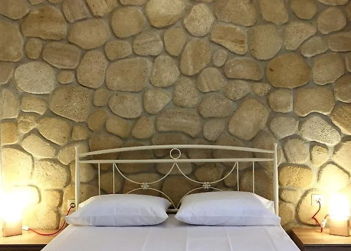 Amfithea House Tatil Evi